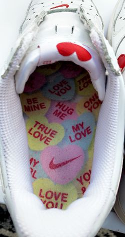 Air force 1 hotsell valentine's day 2004