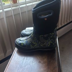 Warm Kid Boots ❄️ 