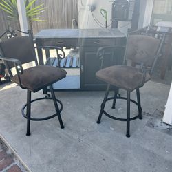 Rolling hutch/bar with two stools made out of iron