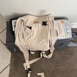 Free baby items: travel pack and play, and miscellaneous baby stuff