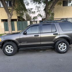 2005 Ford Explorer
