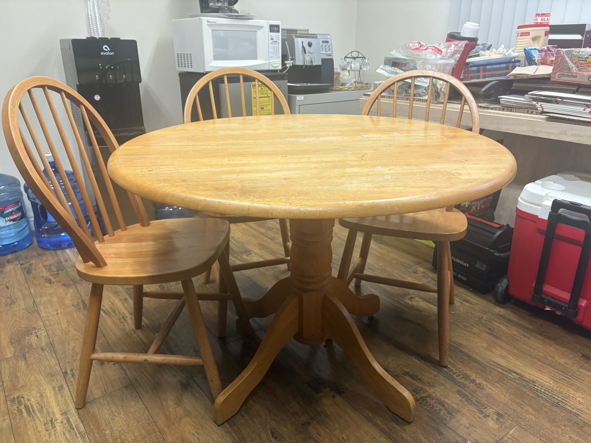40” Round Wooden Dining Table