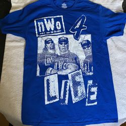 Mens Size Medium WWE Legends NWO Shirt