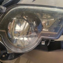 2002 Chevy  Avalanche  Right Passenger  Fog Light In Good Condition