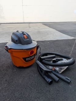 RIDGID 9 Gal. 4.25 Peak HP Wet/Dry Shop Vacuum – Open Box / Like New