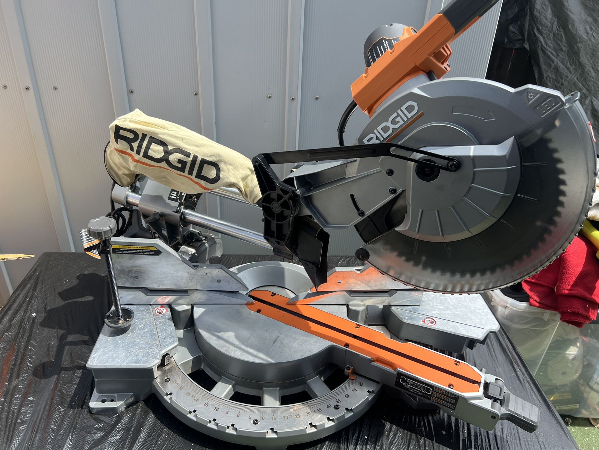 RIDGID 15 Amp Corded 12 in. Dual Bevel Sliding Miter Saw with 70 Deg. Miter Capacity and LED Cut Line Indicator