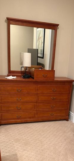 Mirror from dresser