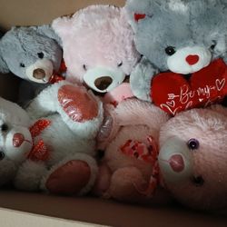 5 Big Valentines Day Bears 