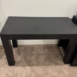 Black Desk