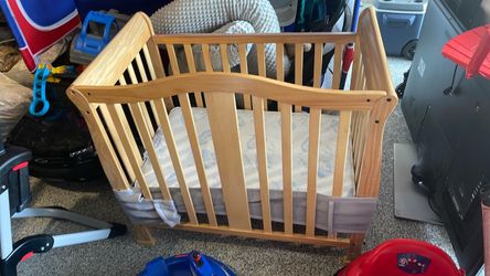 Baby crib with mattress