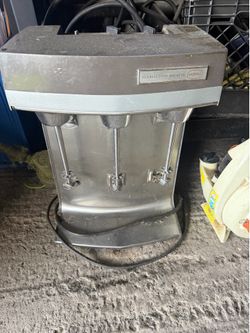Milk shake blender