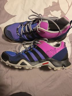 Like New ADIDAS Traxion AX2