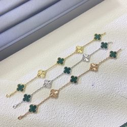 Van Cleef Braclets Gold