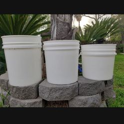 Plastic Buckets *CLEAN* 5gal, 4gal, 2gal