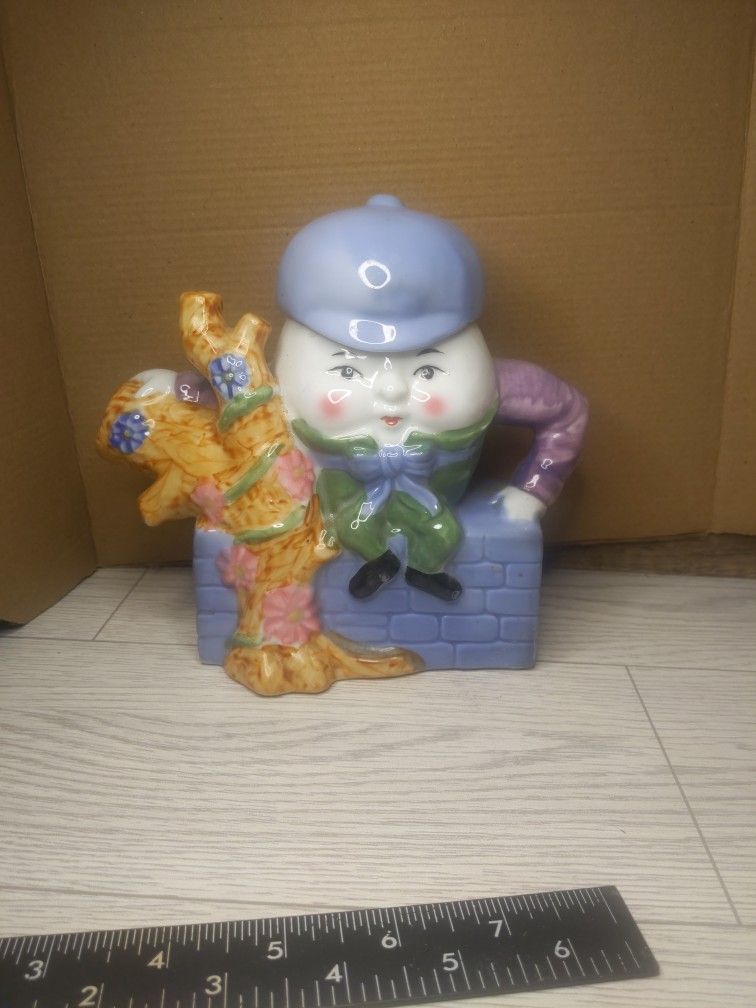 Vintage Humpty Dumpty Teapot