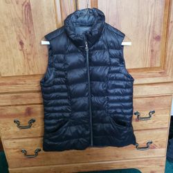 Black Light Weight Puffer Vest