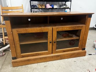 FREE Tv stand