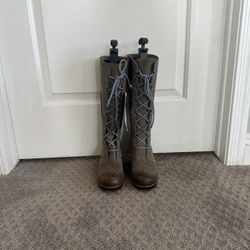Sorel Boots Never Worn Size 7 $150.00
