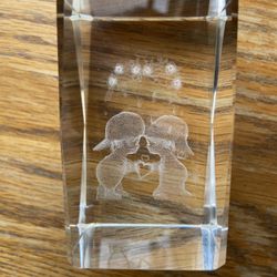 3D laser engraved glass couple holding heart