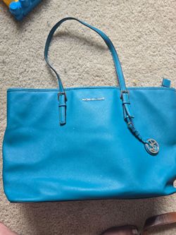 Michael Kors Jet Set Travel Large Top-Zip Tote in a teal/turquoise Saffiano leat