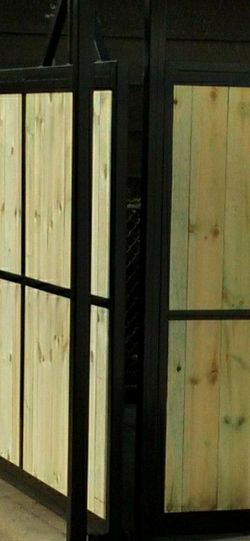 Puertas De Metal Y Maders