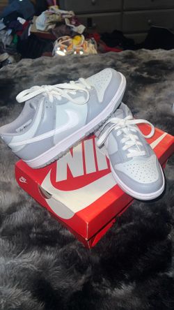 NIKE DUNK LOW WOMANS SIZE 6