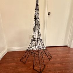 Metal Wire Eiffel Tower Trellis/Decor