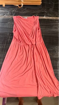 Maternity clothes (size large)