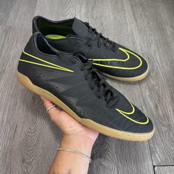 Nike Hypervenom Size 13 Black Volt Soccer Cleats 749898-009 Sport/Game