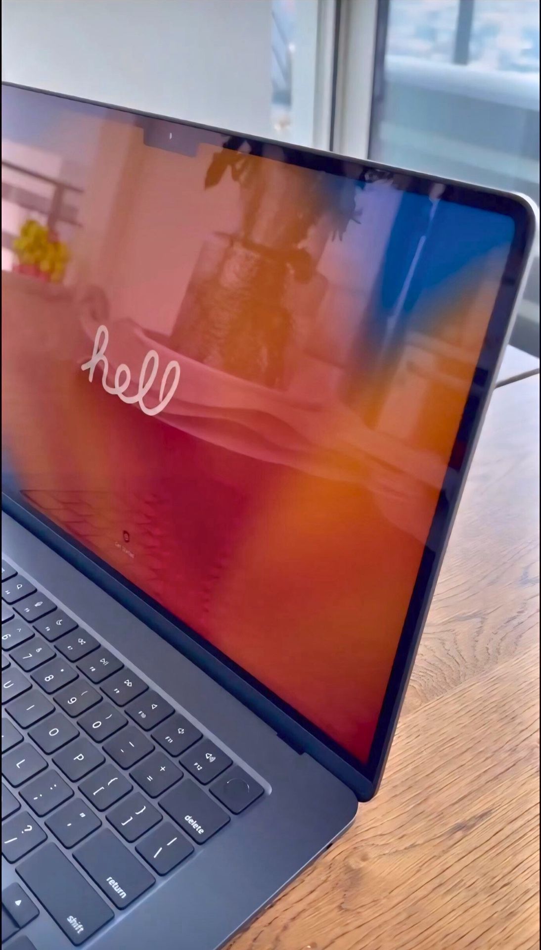Pristine Apple MacBook Air M2 (2022) – Midnight, 16GB/256GB