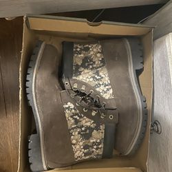 New Timberland Boots Size 11 