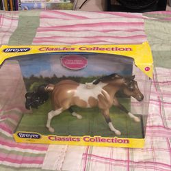 Toy Horse / Breyer Horse Classic Collection