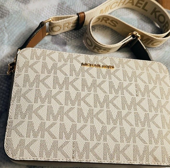 Michael Khors Vanilla Womens Purse 