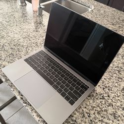 Macbook Pro (2017)