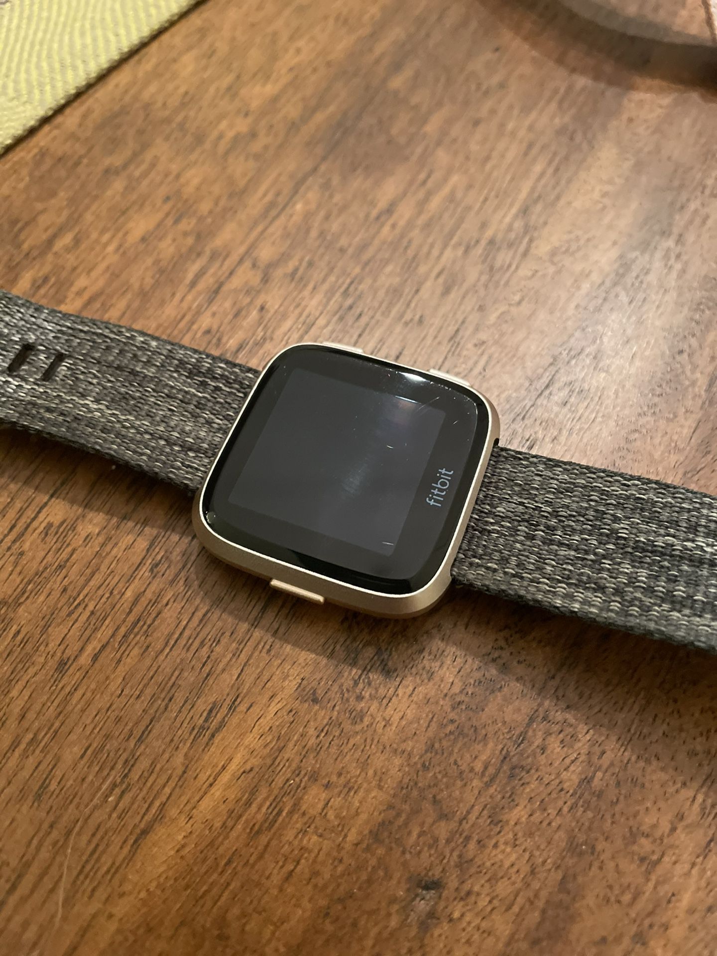 Fitbit Versa Special Edition