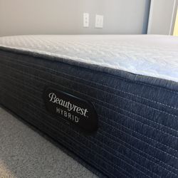 Beautyrest Queen Select Hybrid (optional store credit Of $1299)