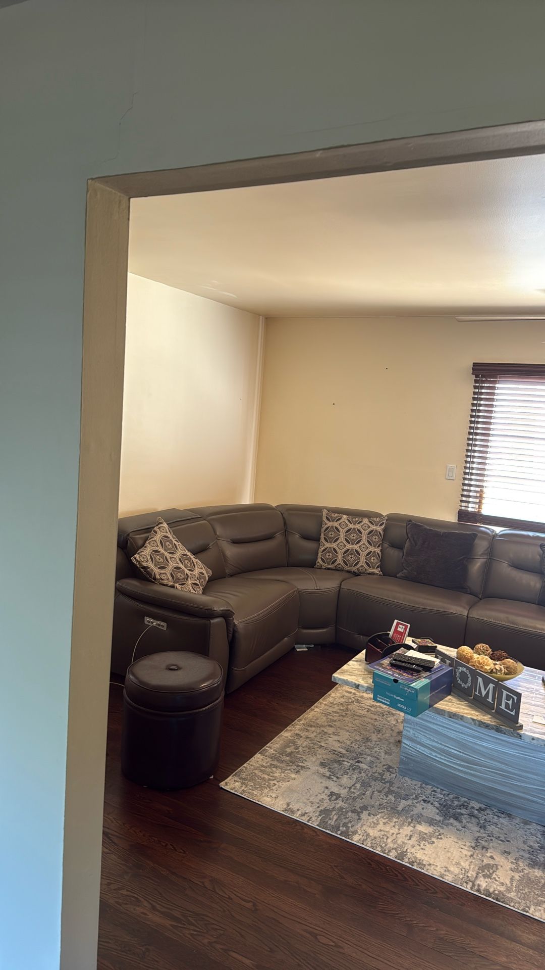 5 Piece All Leather Sectional Couch With Console