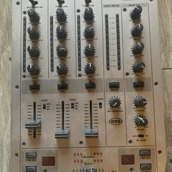 Behringer vmx 300