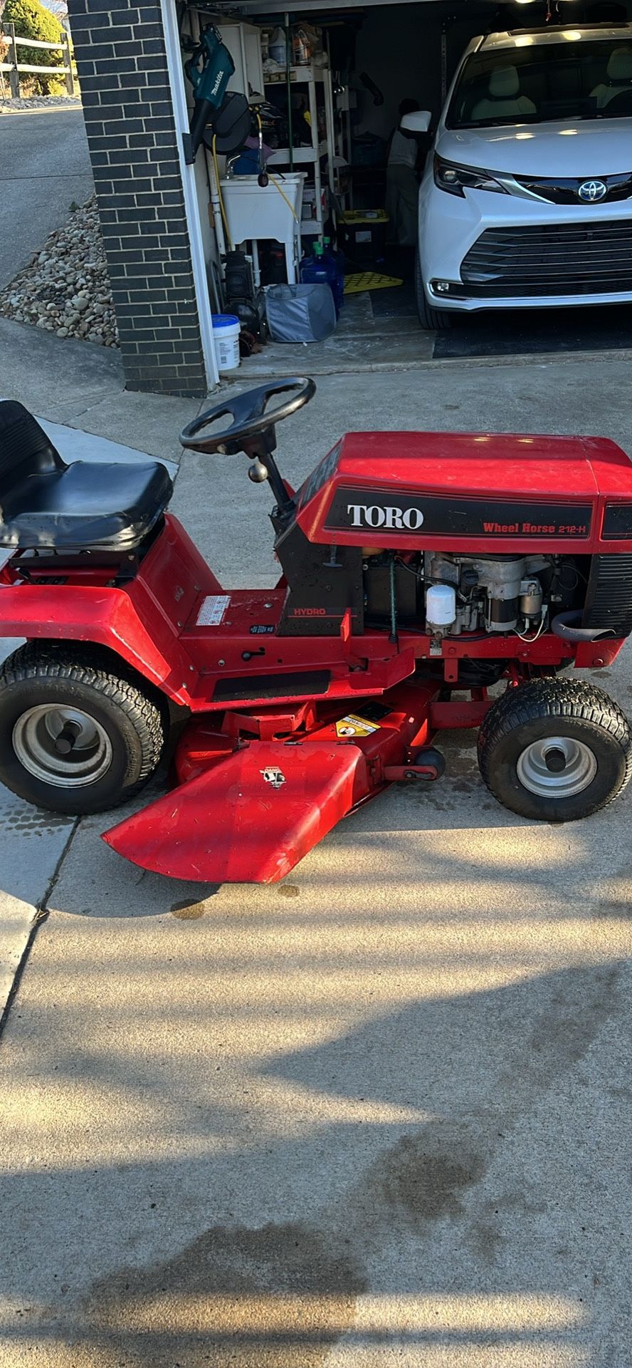 Toro Wheel Horse 212-H 40” deck