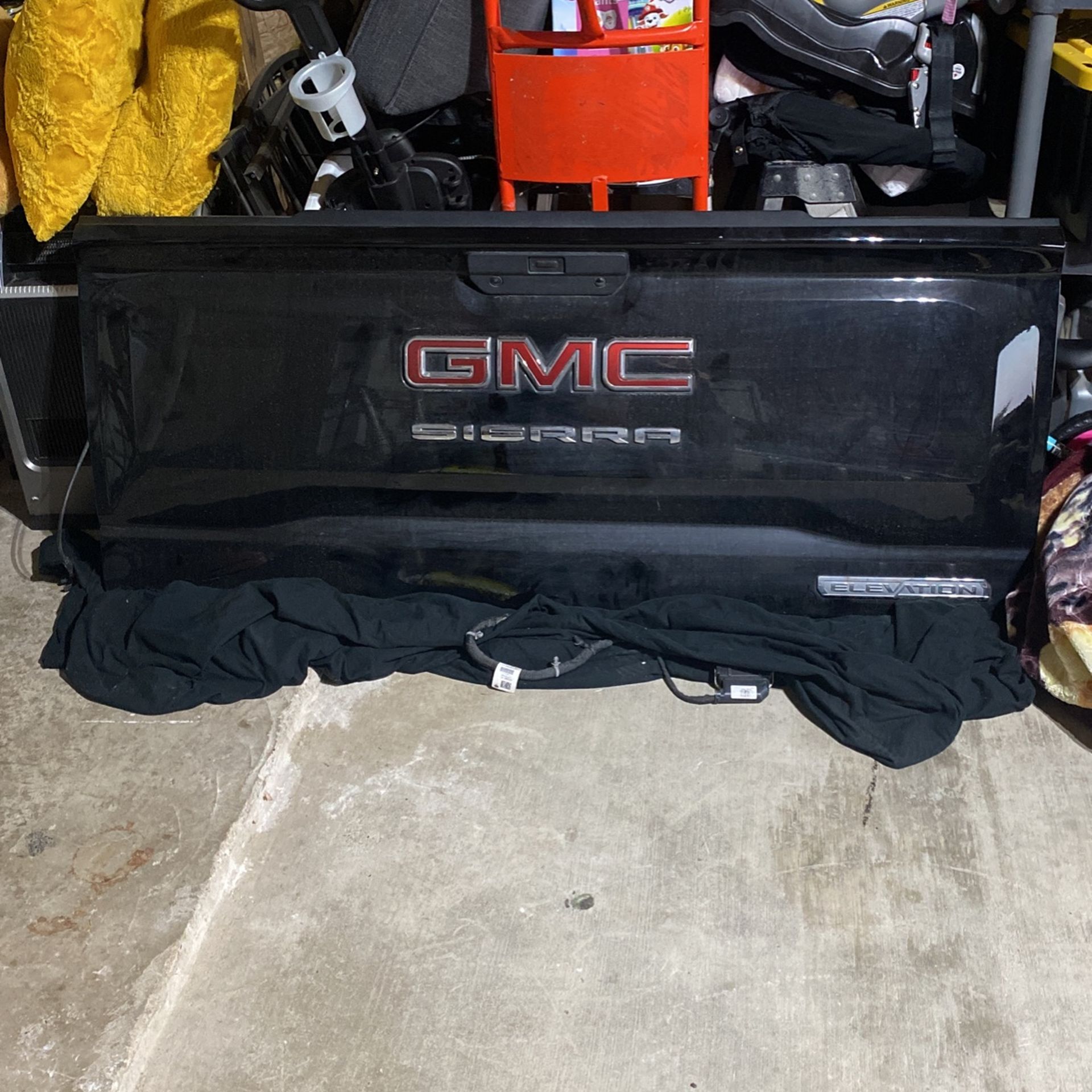 Gmc Sierra Tailgate for Sale in Arlington, TX OfferUp