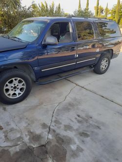 2001 Chevrolet Suburban 1500 LS 4