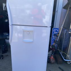 18.4 Cubic Refrigerator By Frigidaire 