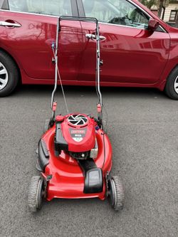 Craftsman 22” Self Propelled Lawn Mower, LOOKS / RUNS FANTASTIC, FREE DELIVERY AVAILABLE!
