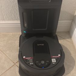 Shark Robot Vacuum with Self-Empty Base