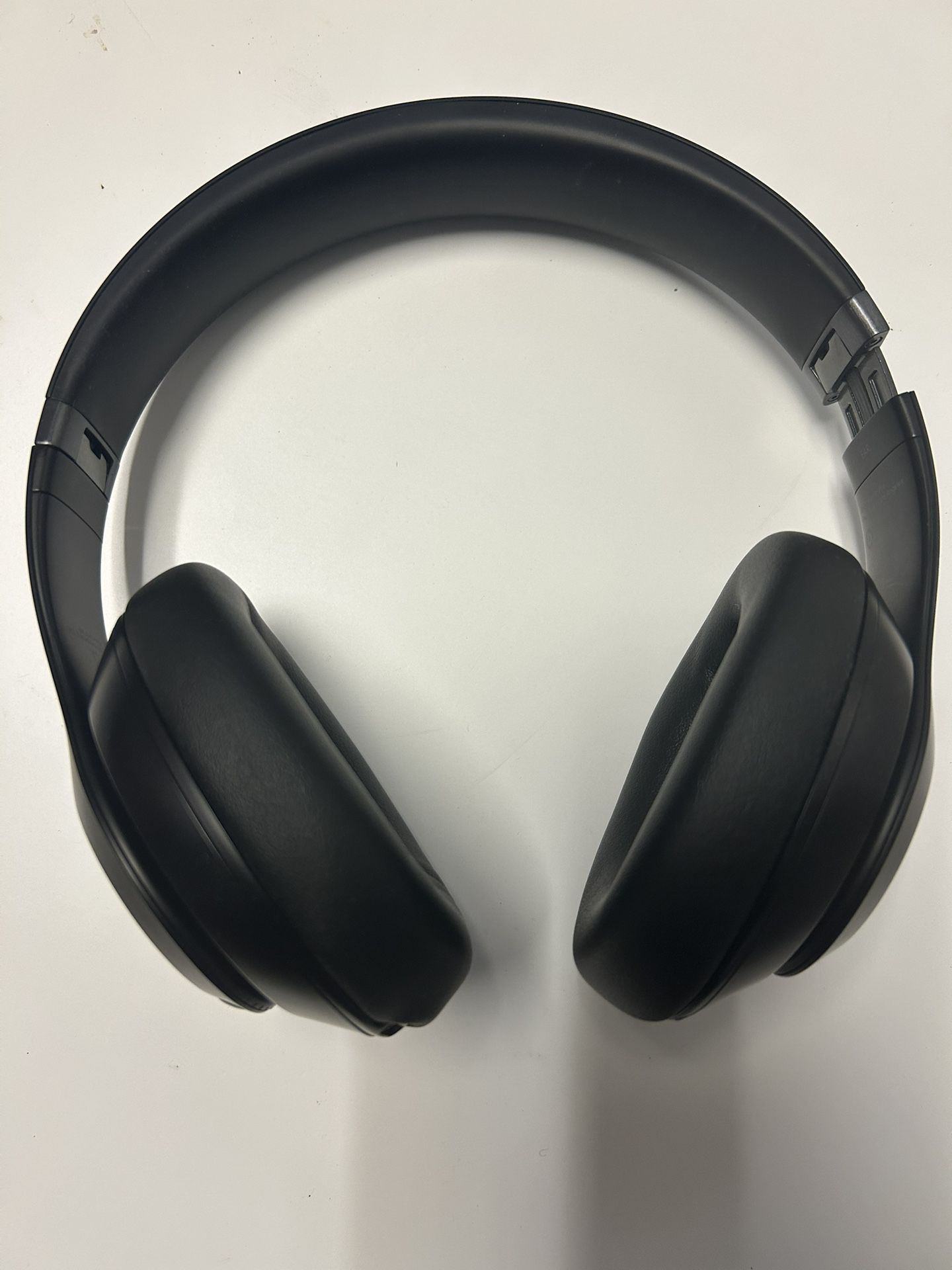 Beats Studio Pro - Wireless Noise Cancelling Over-the-Ear Headphones - Black Model:MQTP3LL/A