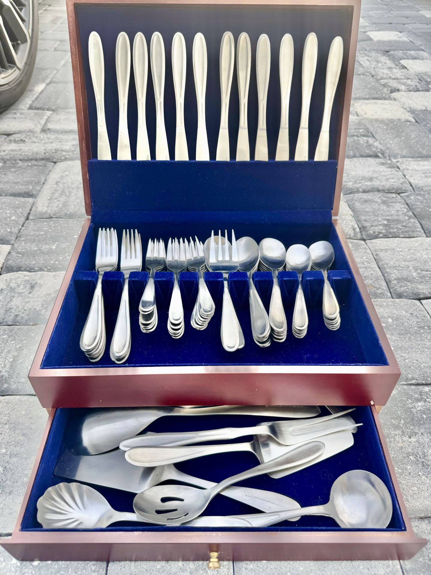 🍴 Hampton Silversmiths Stainless Flatware Set w/ Wooden Storage Case – Complete Set!