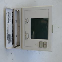 Thermostat PRO Model T701 (Excellent Condition)