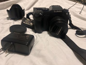 LUMIX G7 camera