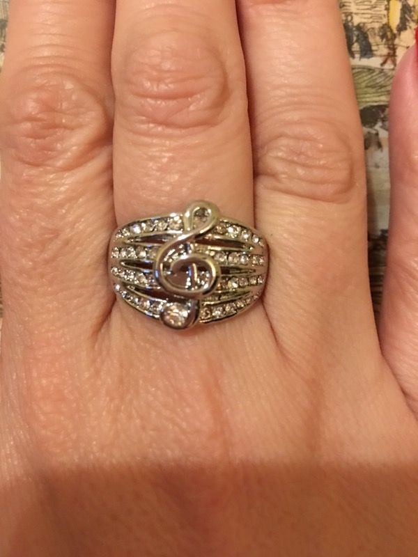 NEW beautiful music note and Zirconia accent ring, 18k white gold filled