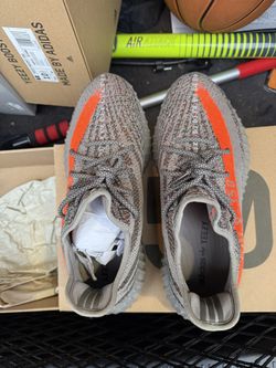 🔥 Yeezy 350 V2 Belugas (Reflective) - Size 11 Men 🔥